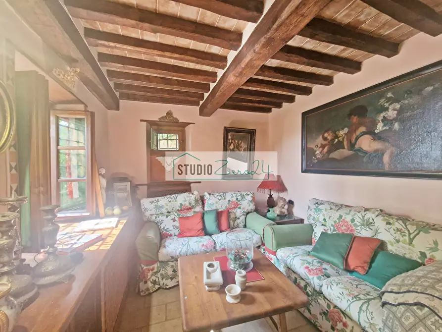 Immagine 6 di Casa semindipendente in vendita  in Via di Metato 10 a Camaiore