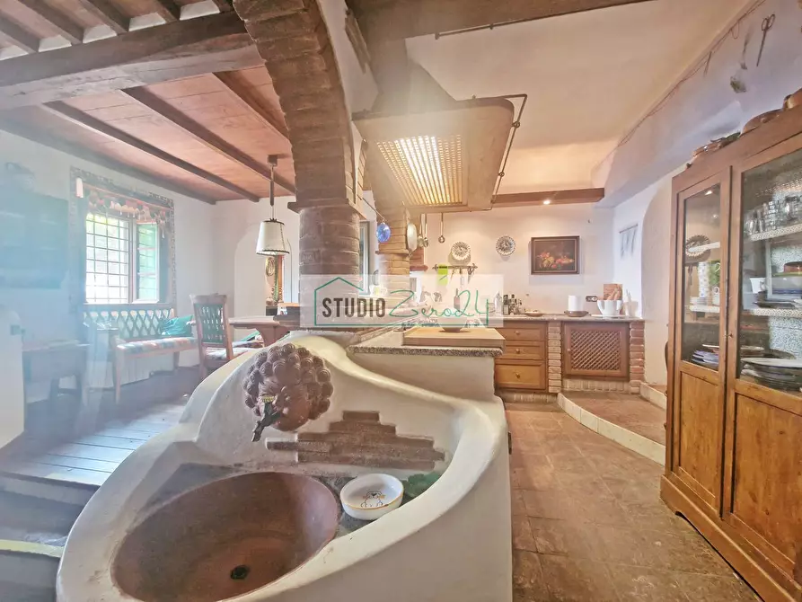 Immagine 8 di Casa semindipendente in vendita  in Via di Metato 10 a Camaiore