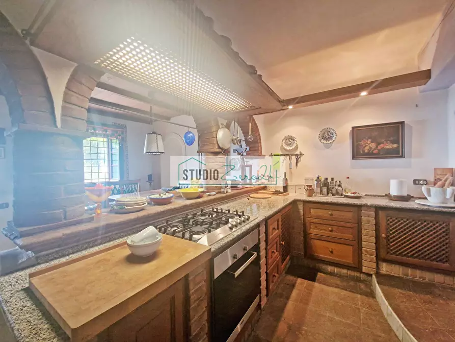 Immagine 9 di Casa semindipendente in vendita  in Via di Metato 10 a Camaiore