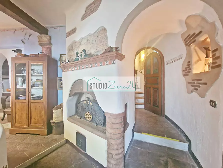 Immagine 11 di Casa semindipendente in vendita  in Via di Metato 10 a Camaiore