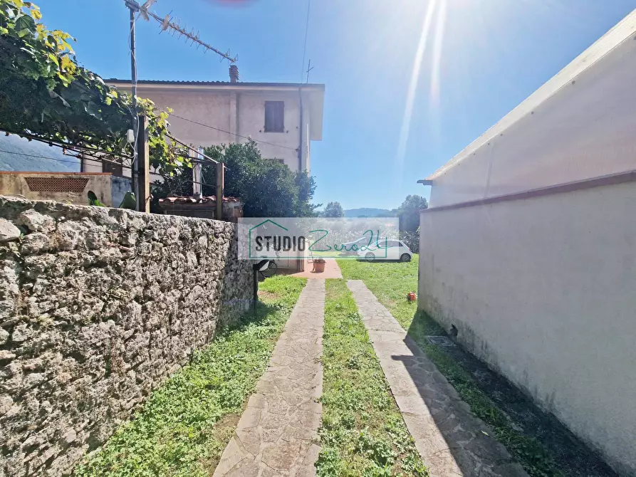 Immagine 3 di Villa in vendita  in Via Della Serra 22 a Camaiore