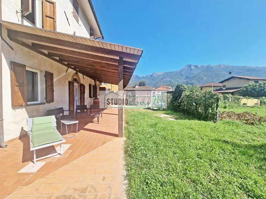 Immagine 6 di Villa in vendita  in Via Della Serra 22 a Camaiore