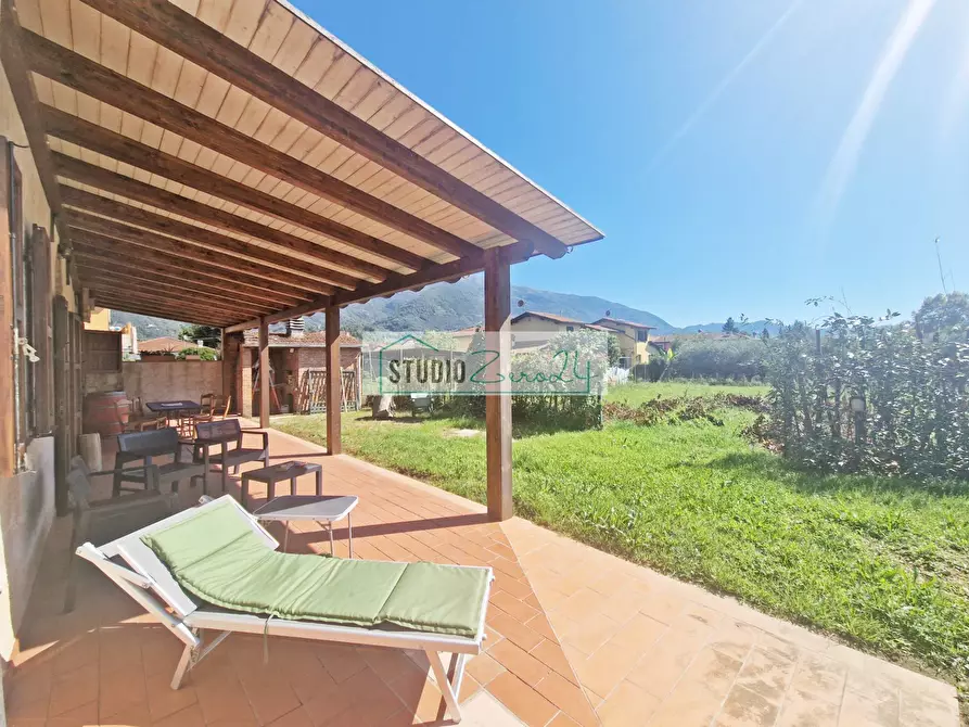 Immagine 7 di Villa in vendita  in Via Della Serra 22 a Camaiore