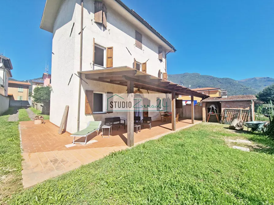 Immagine 11 di Villa in vendita  in Via Della Serra 22 a Camaiore