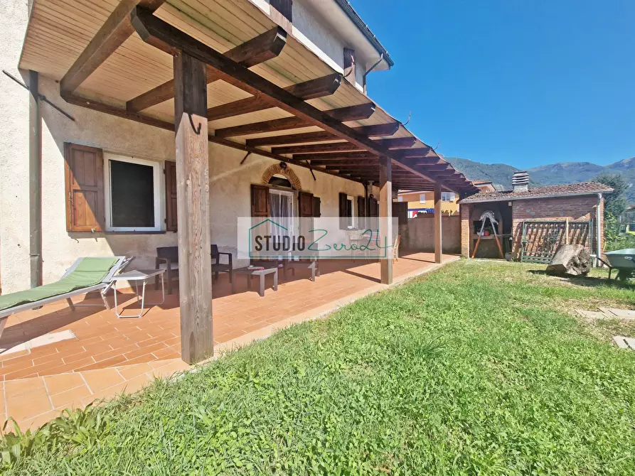 Immagine 12 di Villa in vendita  in Via Della Serra 22 a Camaiore