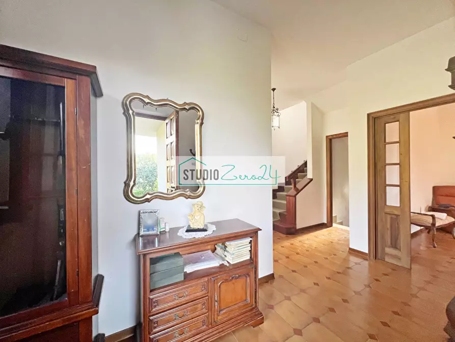 Immagine 4 di Villa in vendita  in via di rigoli a Camaiore