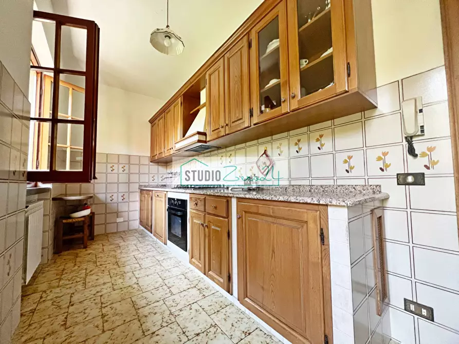 Immagine 9 di Villa in vendita  in via di rigoli a Camaiore