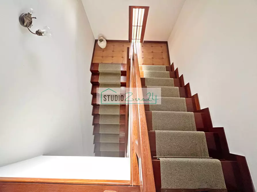 Immagine 10 di Villa in vendita  in via di rigoli a Camaiore