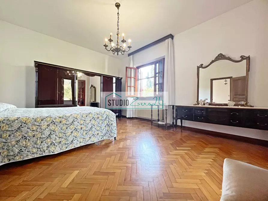 Immagine 11 di Villa in vendita  in via di rigoli a Camaiore