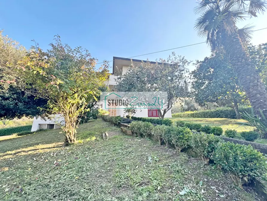 Immagine 24 di Villa in vendita  in via di rigoli a Camaiore