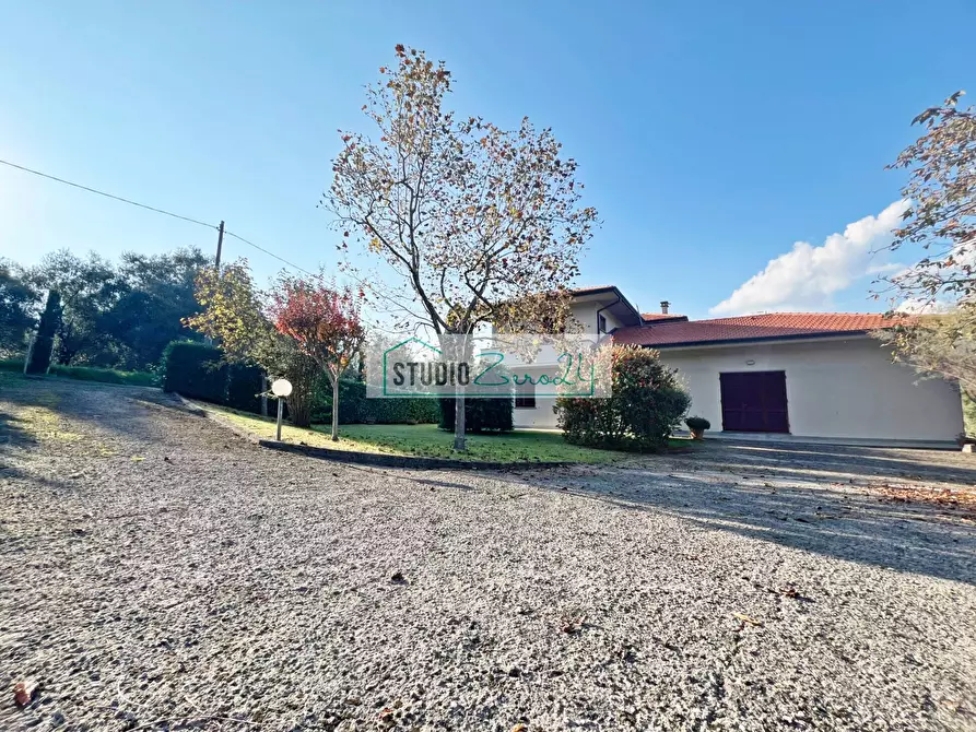 Immagine 33 di Villa in vendita  in via di rigoli a Camaiore