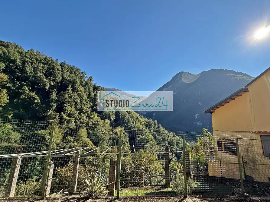 Immagine 18 di Casa semindipendente in vendita  in via tardoni a Camaiore