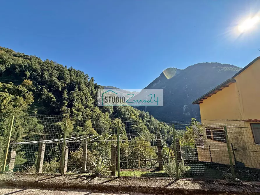 Immagine 19 di Casa semindipendente in vendita  in via tardoni a Camaiore