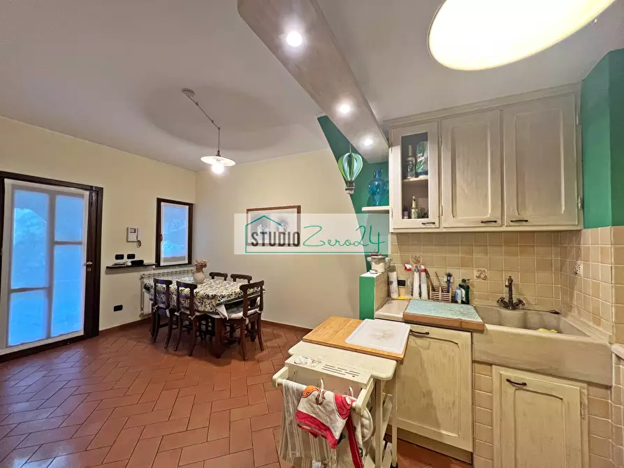 Immagine 4 di Villetta a schiera in vendita  in via di mezzo a Camaiore