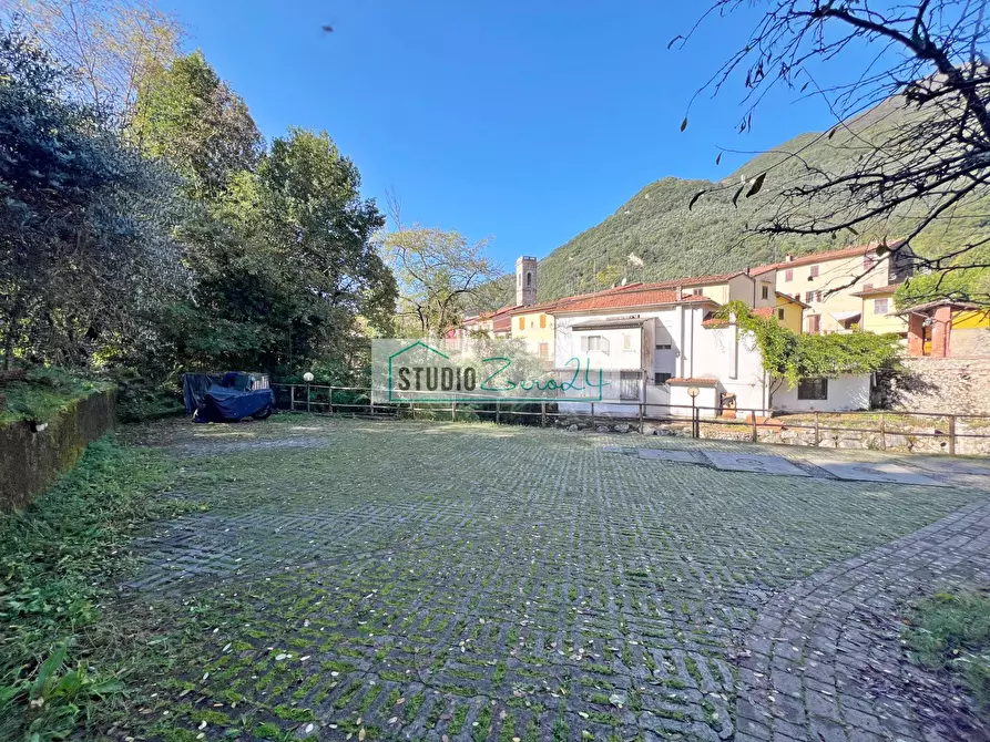 Immagine 22 di Villetta a schiera in vendita  in via di mezzo a Camaiore