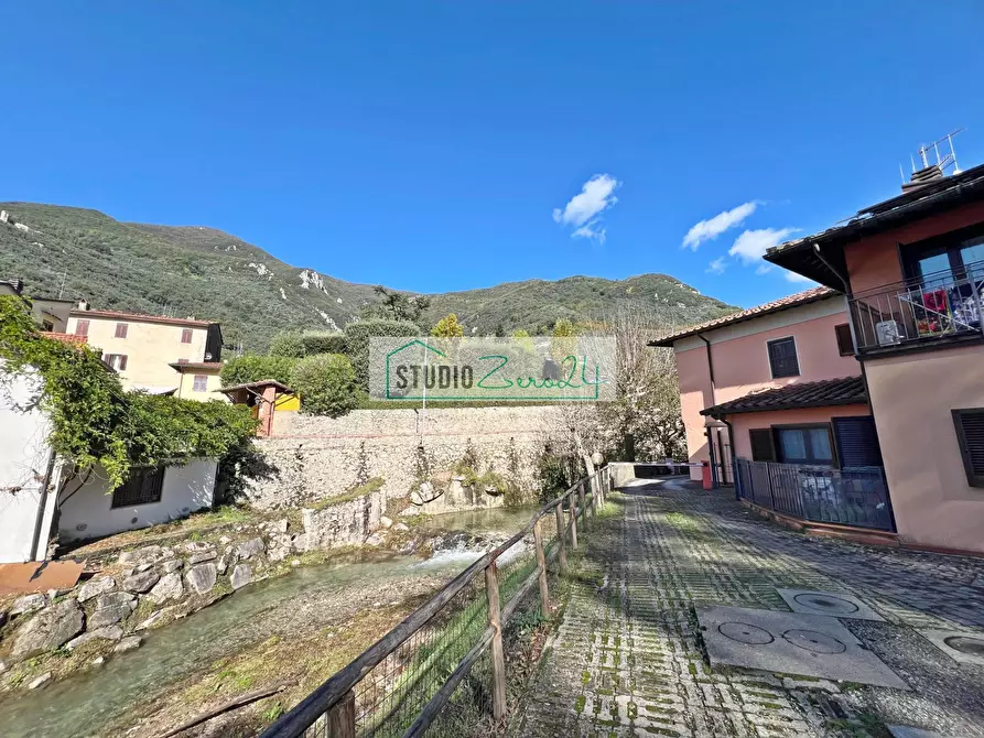 Immagine 23 di Villetta a schiera in vendita  in via di mezzo a Camaiore