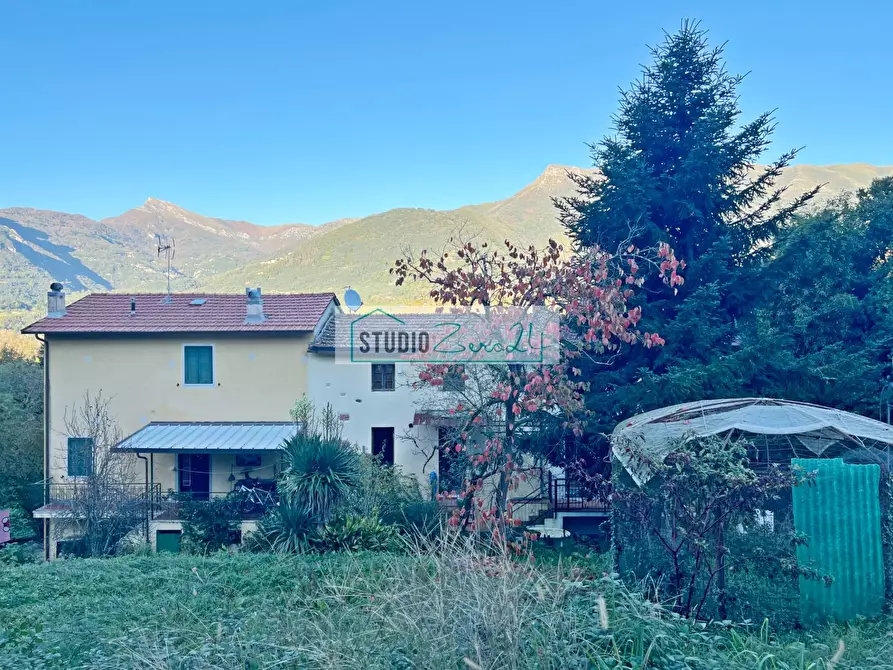 Immagine 2 di Casa semindipendente in vendita  in via xxv aprile a Camaiore