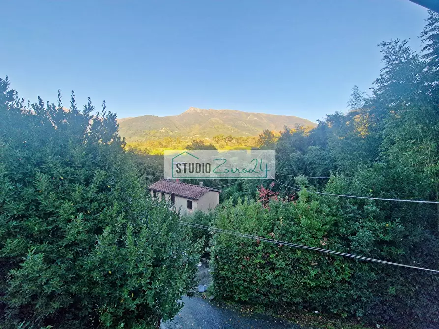 Immagine 17 di Casa semindipendente in vendita  in via xxv aprile a Camaiore