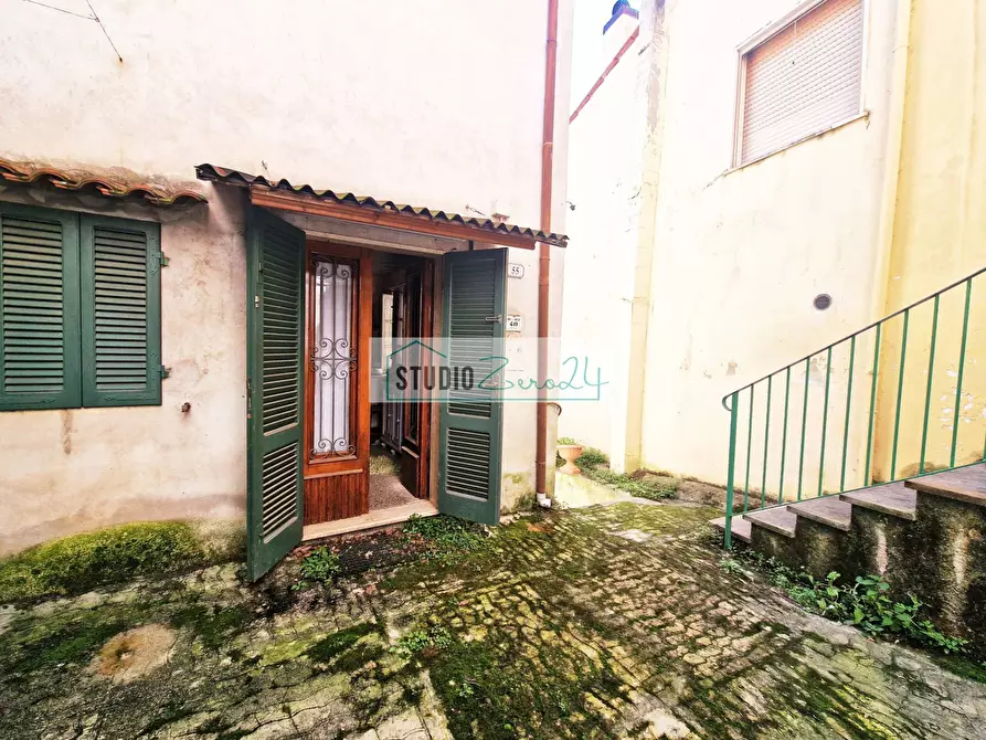 Immagine 7 di Casa semindipendente in vendita  in via colletti a Camaiore