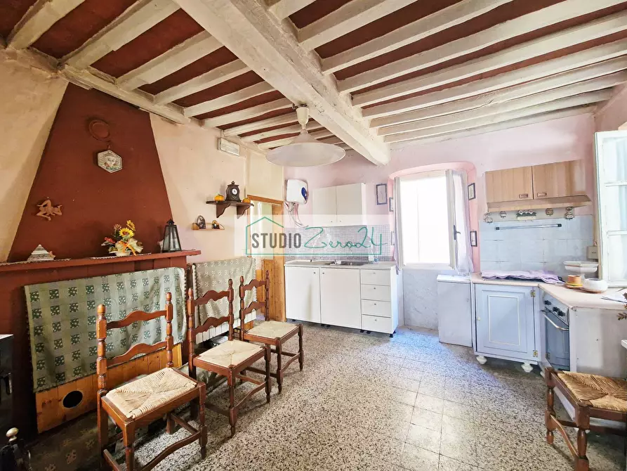 Immagine 8 di Casa semindipendente in vendita  in via colletti a Camaiore