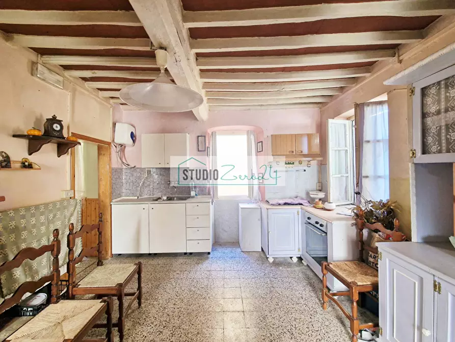 Immagine 9 di Casa semindipendente in vendita  in via colletti a Camaiore