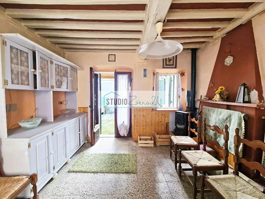 Immagine 10 di Casa semindipendente in vendita  in via colletti a Camaiore