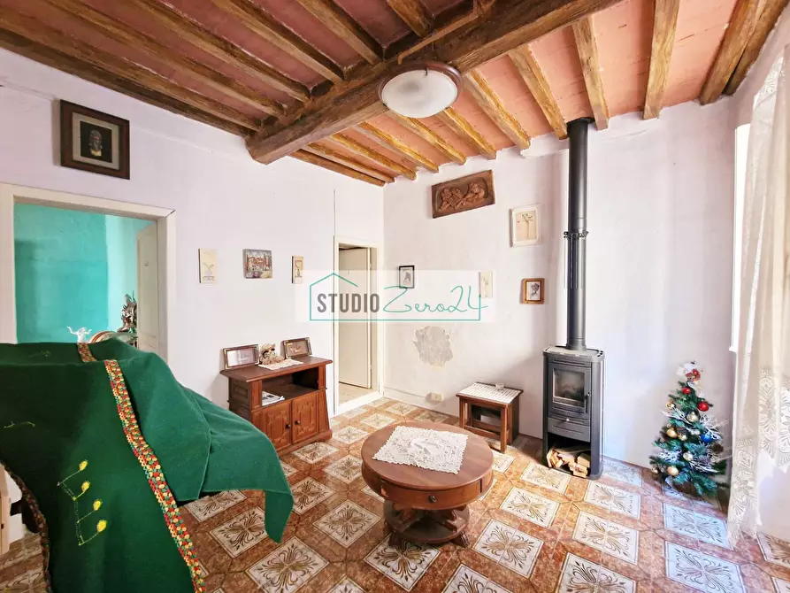 Immagine 12 di Casa semindipendente in vendita  in via colletti a Camaiore