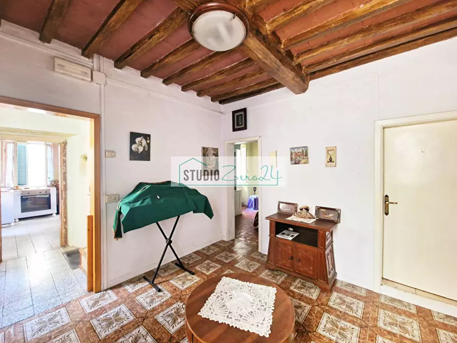 Immagine 13 di Casa semindipendente in vendita  in via colletti a Camaiore