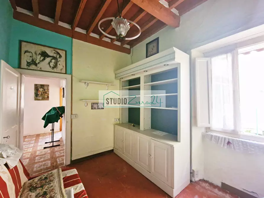 Immagine 15 di Casa semindipendente in vendita  in via colletti a Camaiore