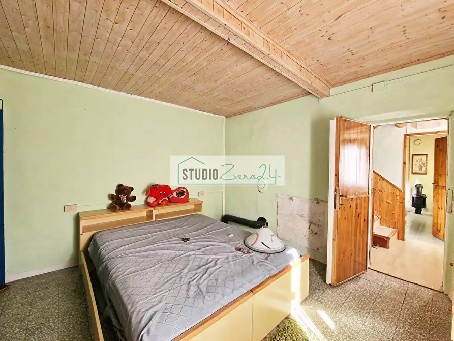 Immagine 18 di Casa semindipendente in vendita  in via colletti a Camaiore