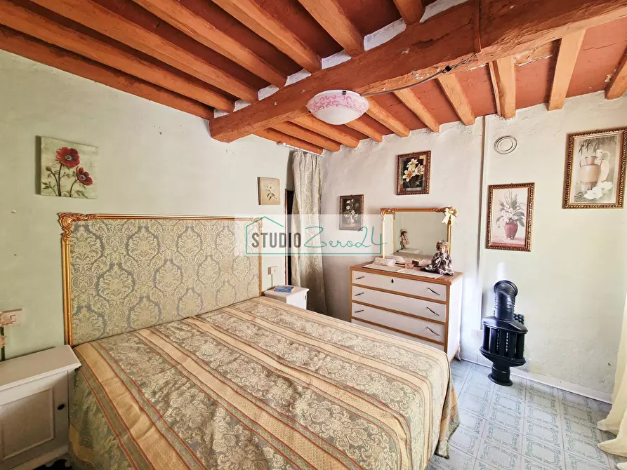 Immagine 19 di Casa semindipendente in vendita  in via colletti a Camaiore