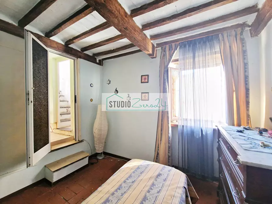 Immagine 23 di Casa semindipendente in vendita  in via colletti a Camaiore