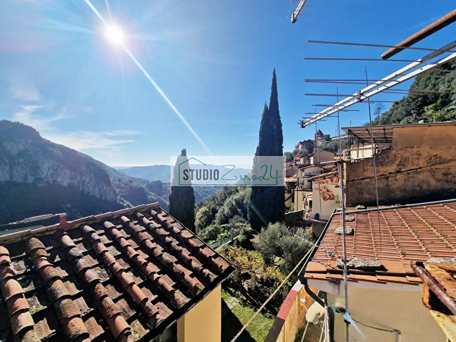 Immagine 28 di Casa semindipendente in vendita  in via colletti a Camaiore