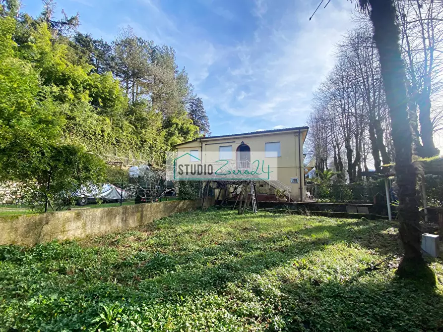 Immagine 2 di Appartamento in vendita  in via gattarella 115 a Camaiore