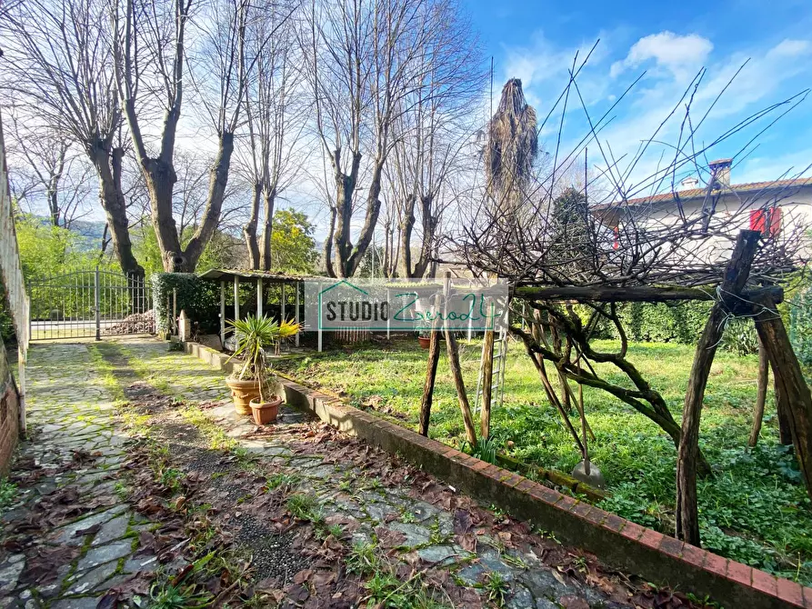 Immagine 4 di Appartamento in vendita  in via gattarella 115 a Camaiore