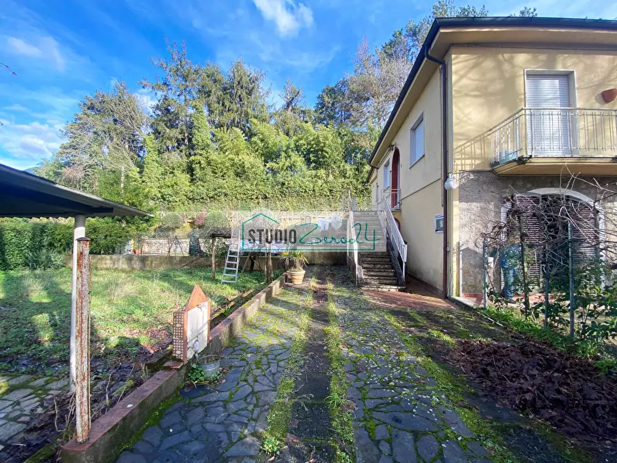 Immagine 6 di Appartamento in vendita  in via gattarella 115 a Camaiore