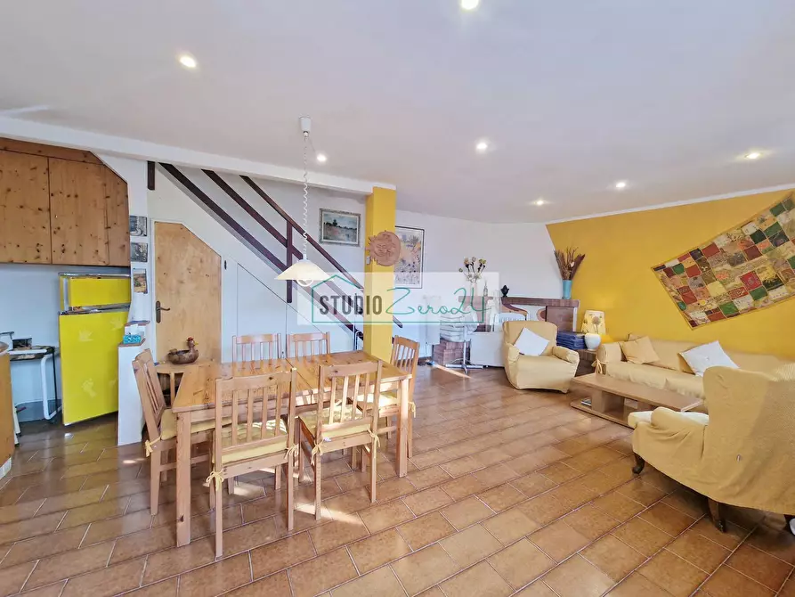 Immagine 11 di Casa semindipendente in vendita  a Camaiore