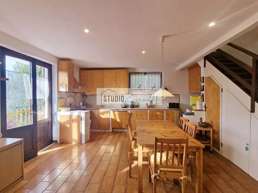 Immagine 17 di Casa semindipendente in vendita  a Camaiore