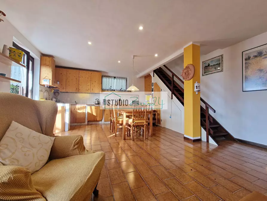 Immagine 21 di Casa semindipendente in vendita  a Camaiore