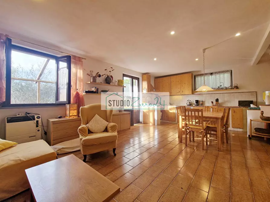 Immagine 22 di Casa semindipendente in vendita  a Camaiore