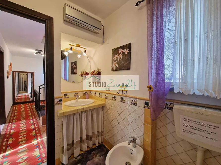 Immagine 41 di Casa semindipendente in vendita  a Camaiore