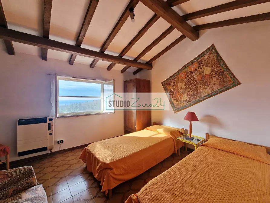 Immagine 42 di Casa semindipendente in vendita  a Camaiore