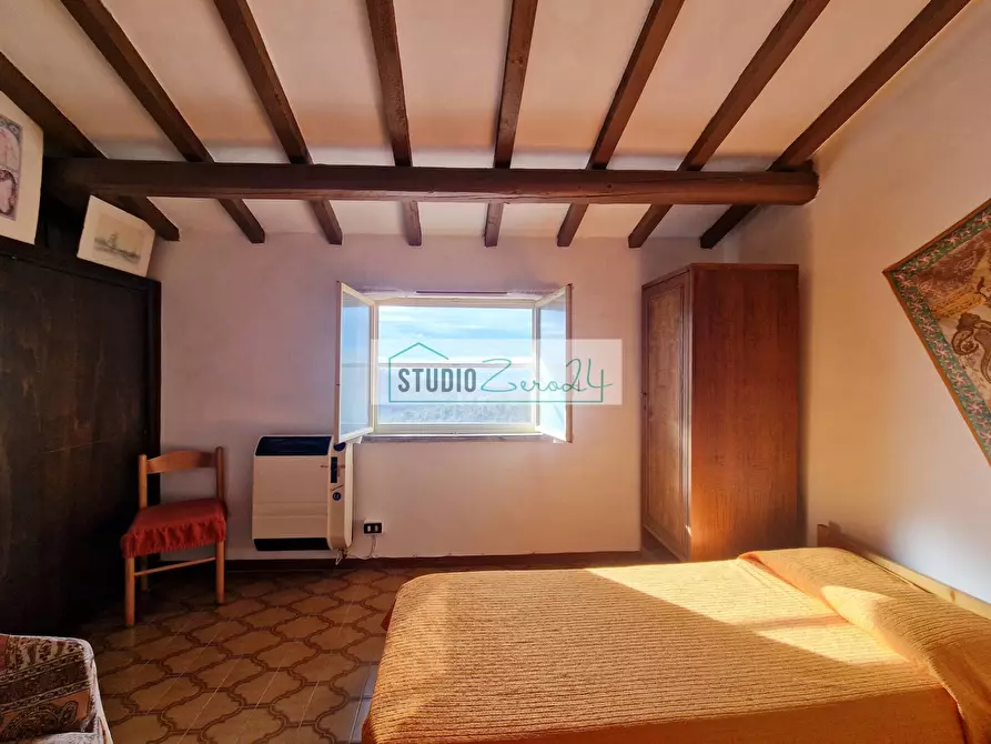 Immagine 45 di Casa semindipendente in vendita  a Camaiore