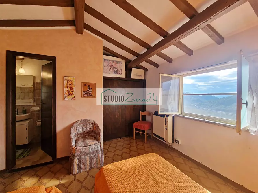 Immagine 46 di Casa semindipendente in vendita  a Camaiore