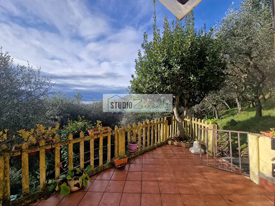 Immagine 48 di Casa semindipendente in vendita  a Camaiore
