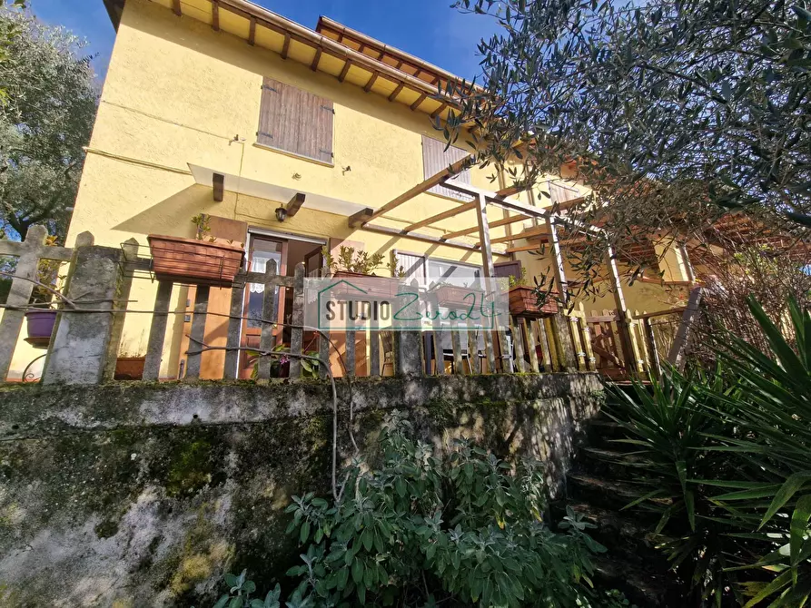 Immagine 56 di Casa semindipendente in vendita  a Camaiore