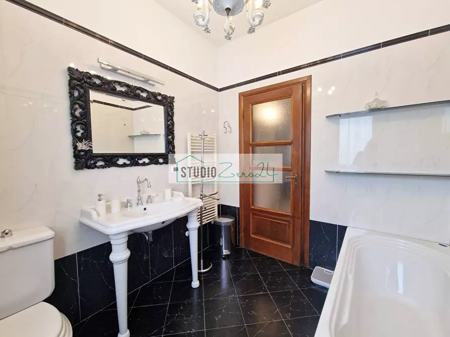 Immagine 26 di Appartamento in vendita  in Via Mincio a Camaiore