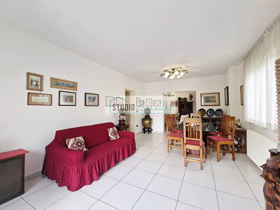 Immagine 10 di Appartamento in vendita  in Via Mincio a Camaiore