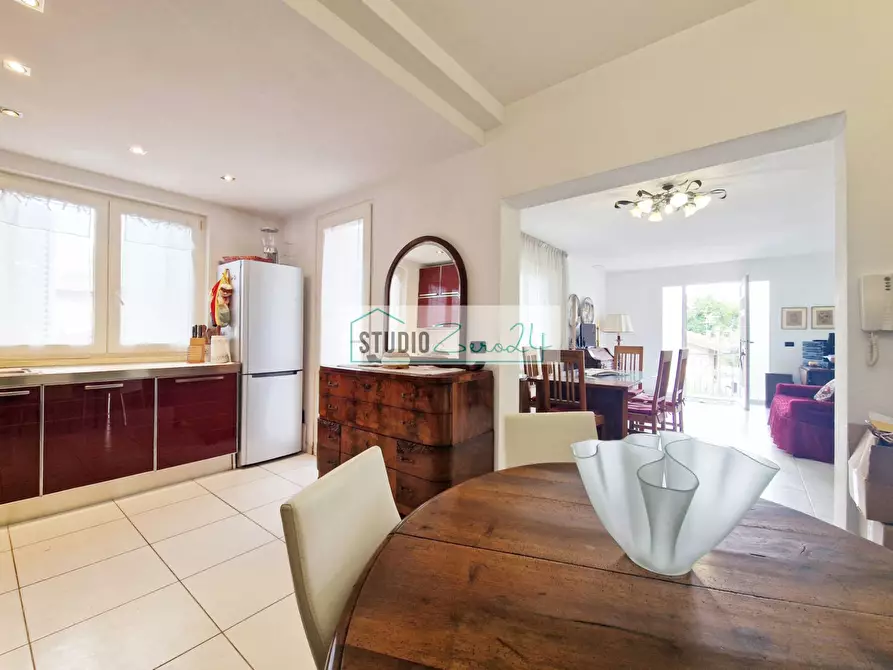 Immagine 16 di Appartamento in vendita  in Via Mincio a Camaiore