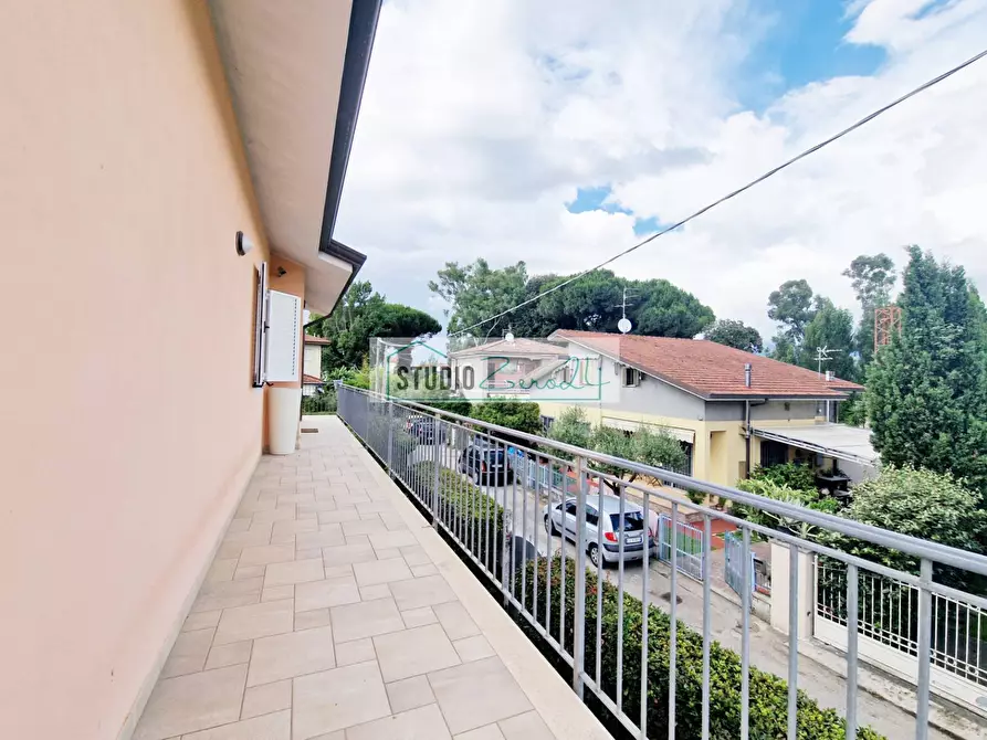 Immagine 6 di Appartamento in vendita  in Via Mincio a Camaiore